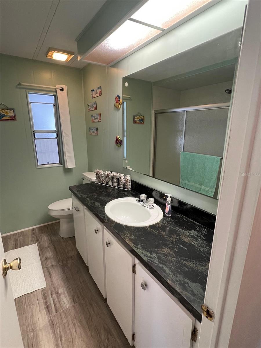 Listing photo id 13 for 519 Needle Palm Street