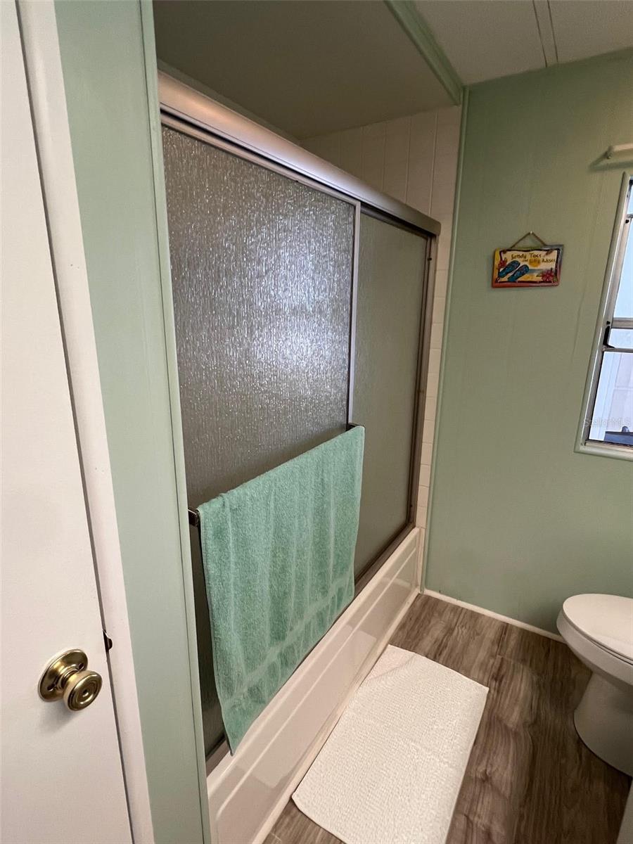 Listing photo id 14 for 519 Needle Palm Street