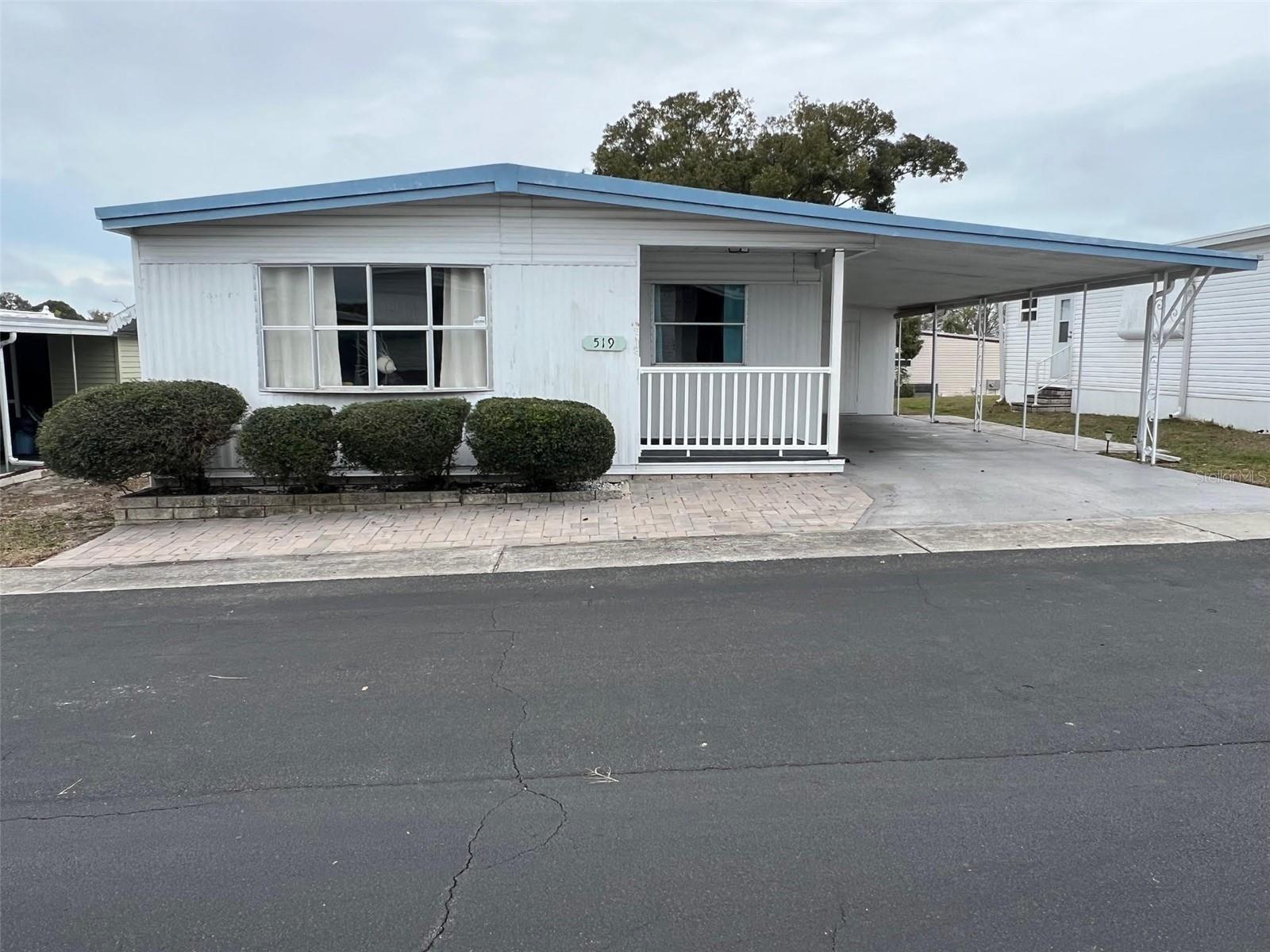 Listing photo id 0 for 519 Needle Palm Street