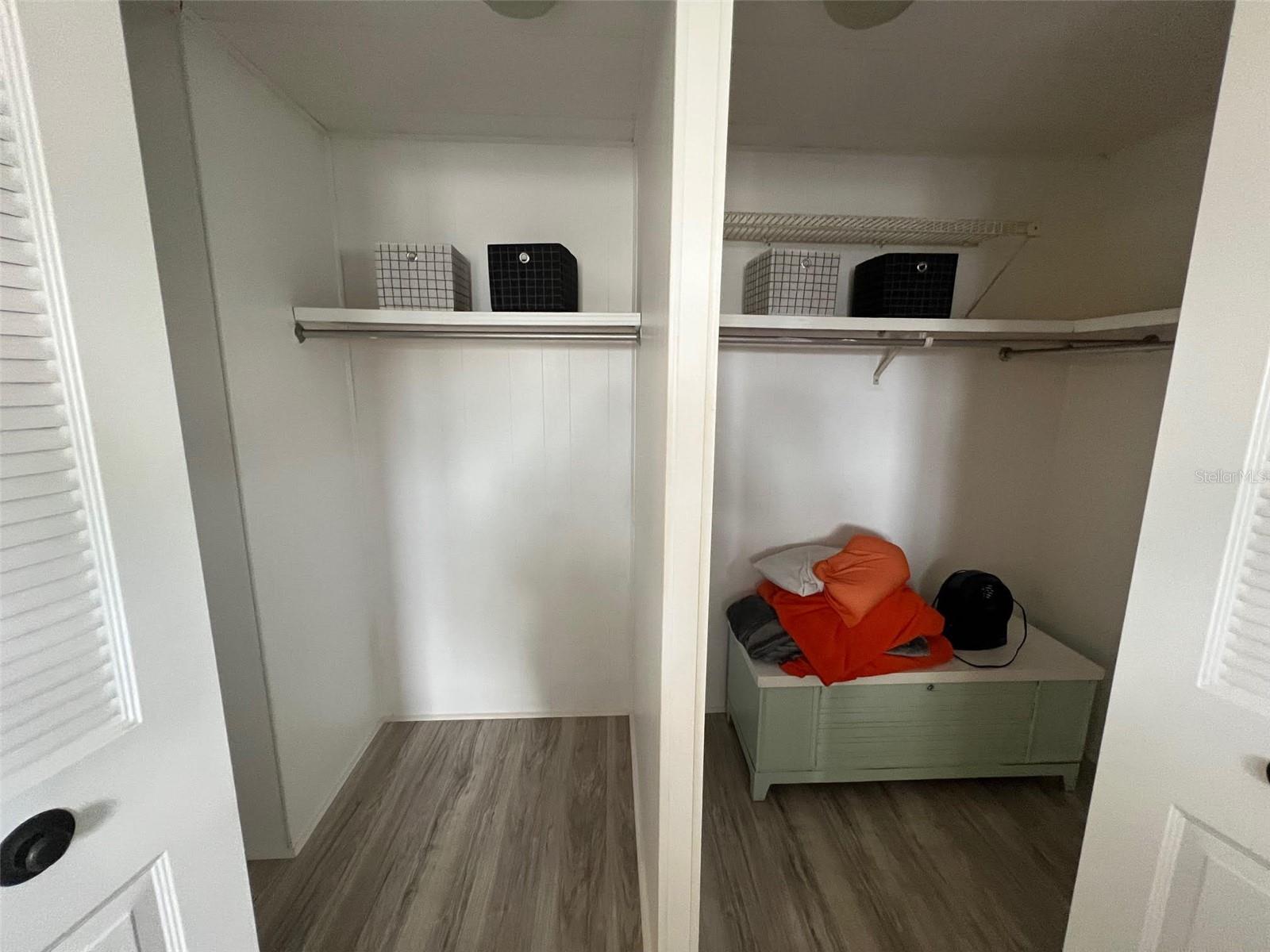 Listing photo id 18 for 519 Needle Palm Street