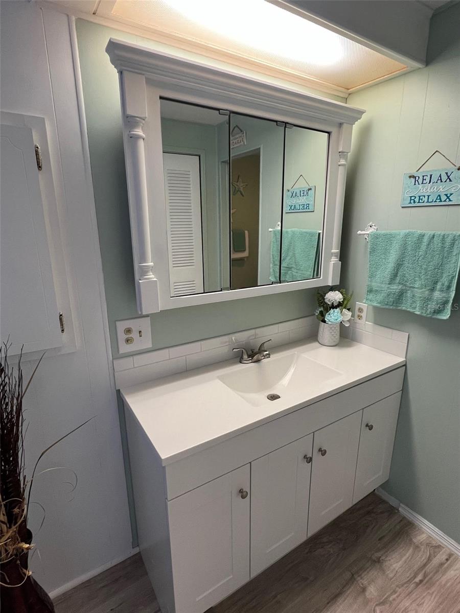 Listing photo id 21 for 519 Needle Palm Street