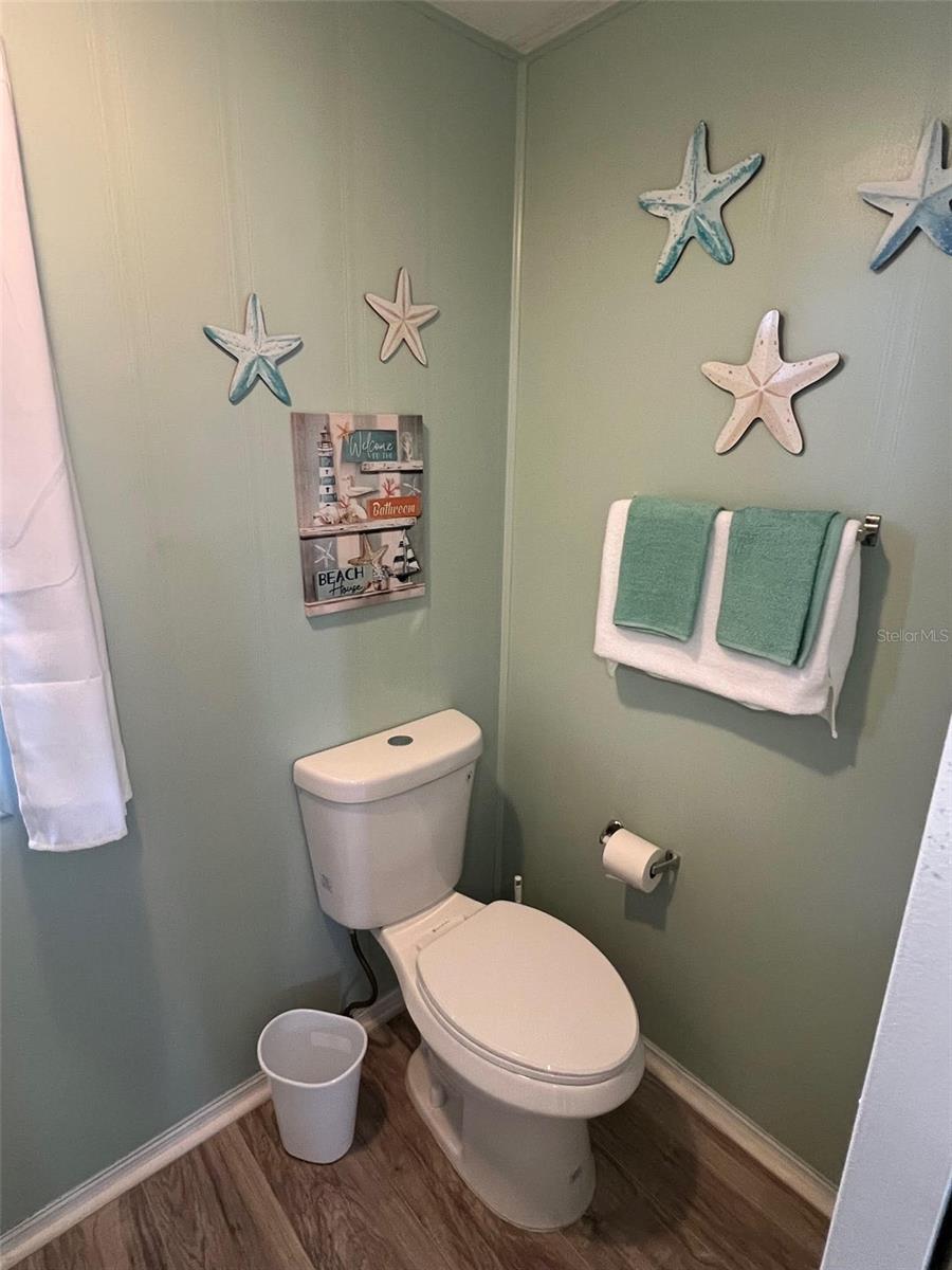 Listing photo id 24 for 519 Needle Palm Street