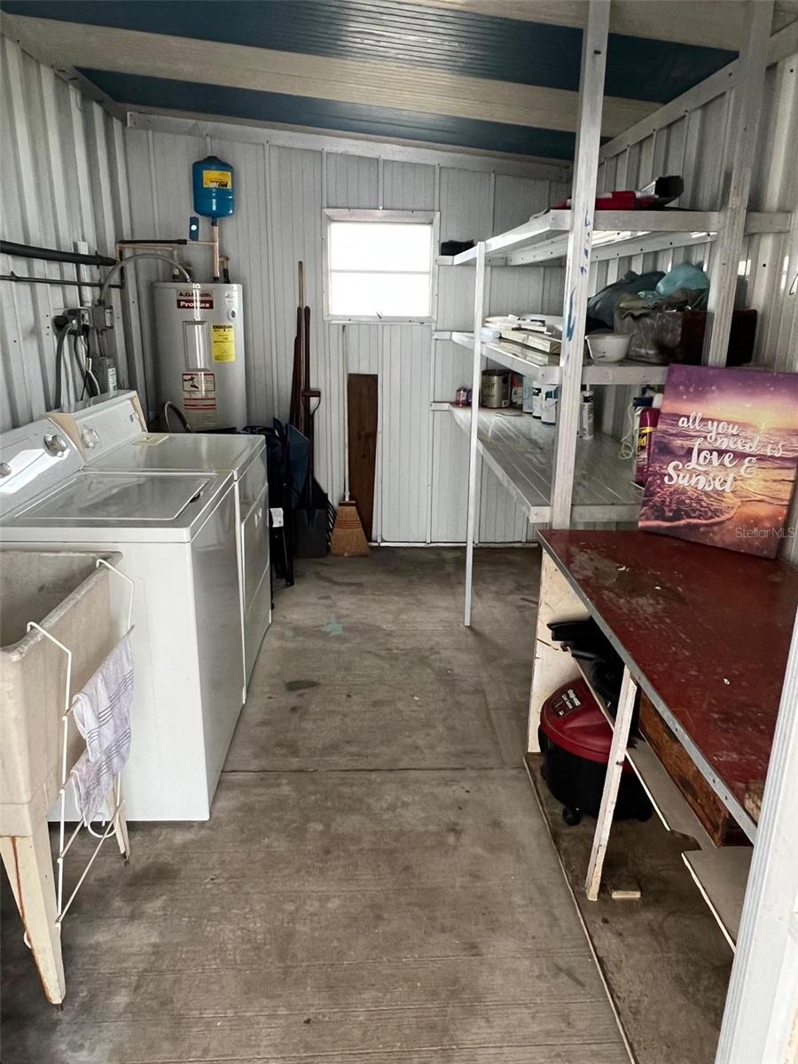 Listing photo id 26 for 519 Needle Palm Street