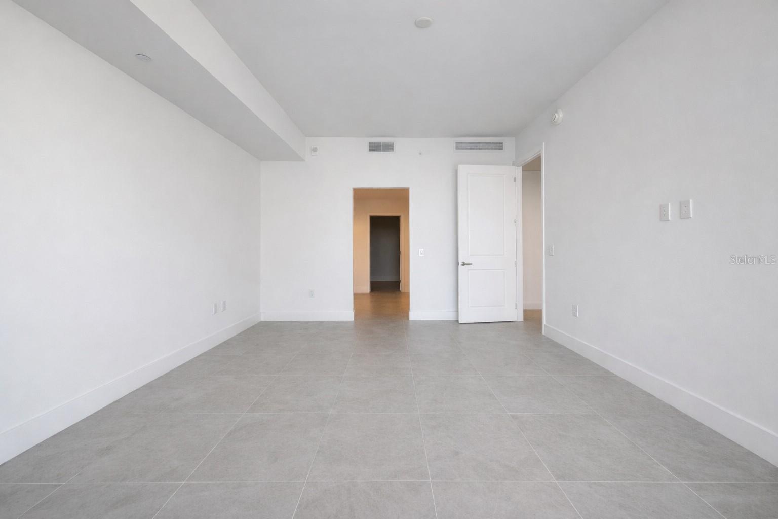 Image 14 of 56 For 3015 Ysabella Avenue 1003