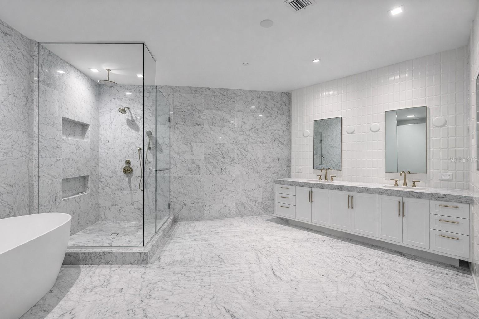 Image 17 of 56 For 3015 Ysabella Avenue 1003