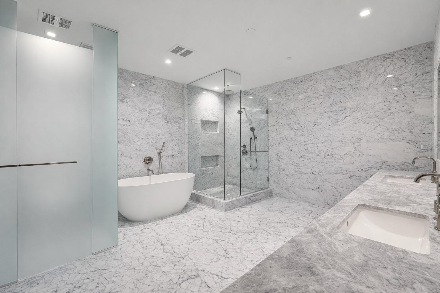 Image 19 of 56 For 3015 Ysabella Avenue 1003