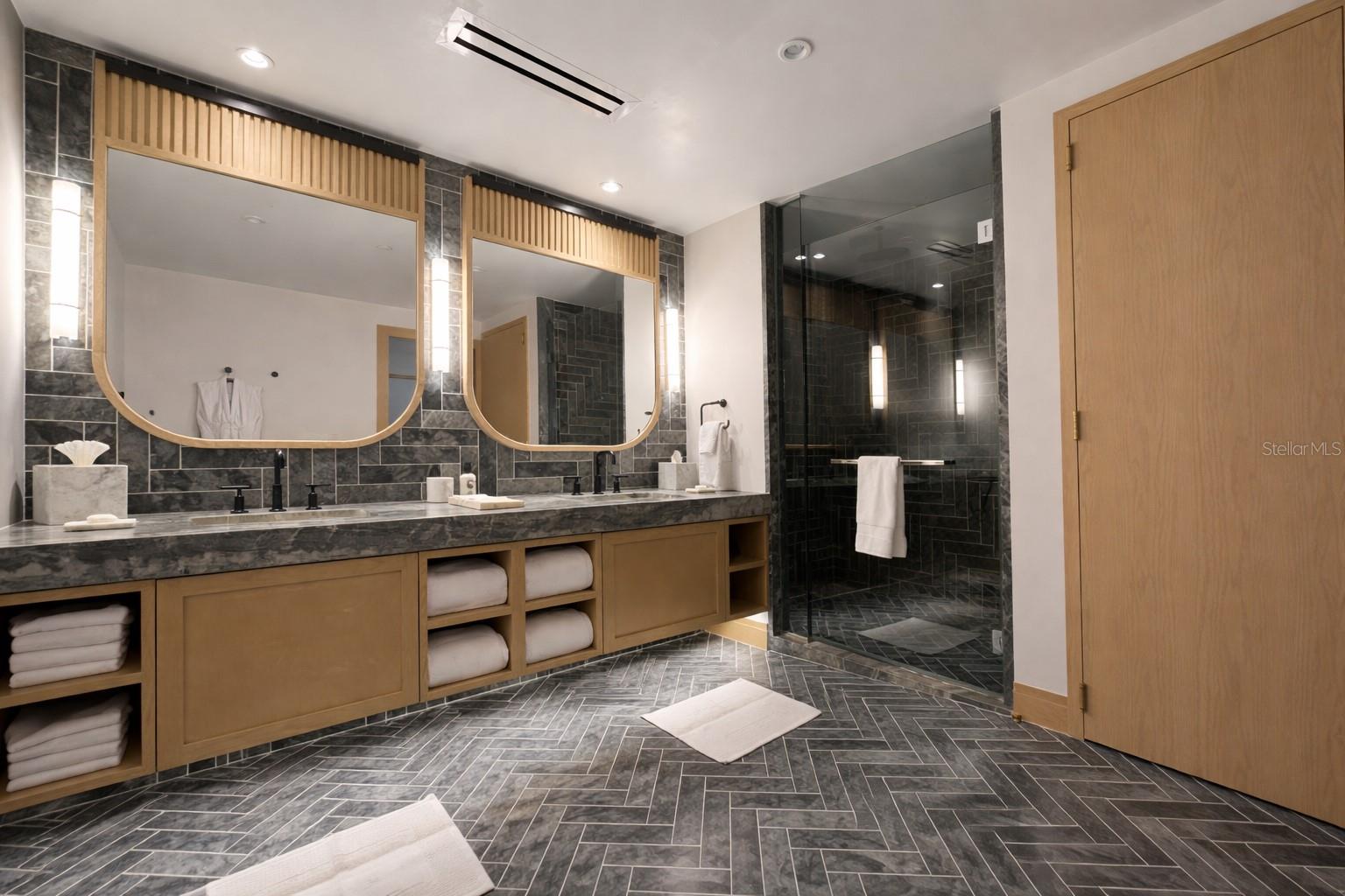 Image 38 of 56 For 3015 Ysabella Avenue 1003