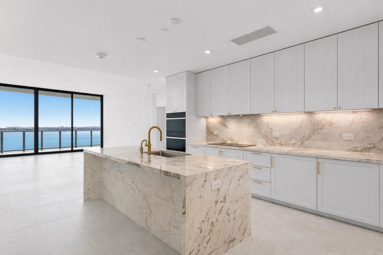 Image 5 of 56 For 3015 Ysabella Avenue 1003