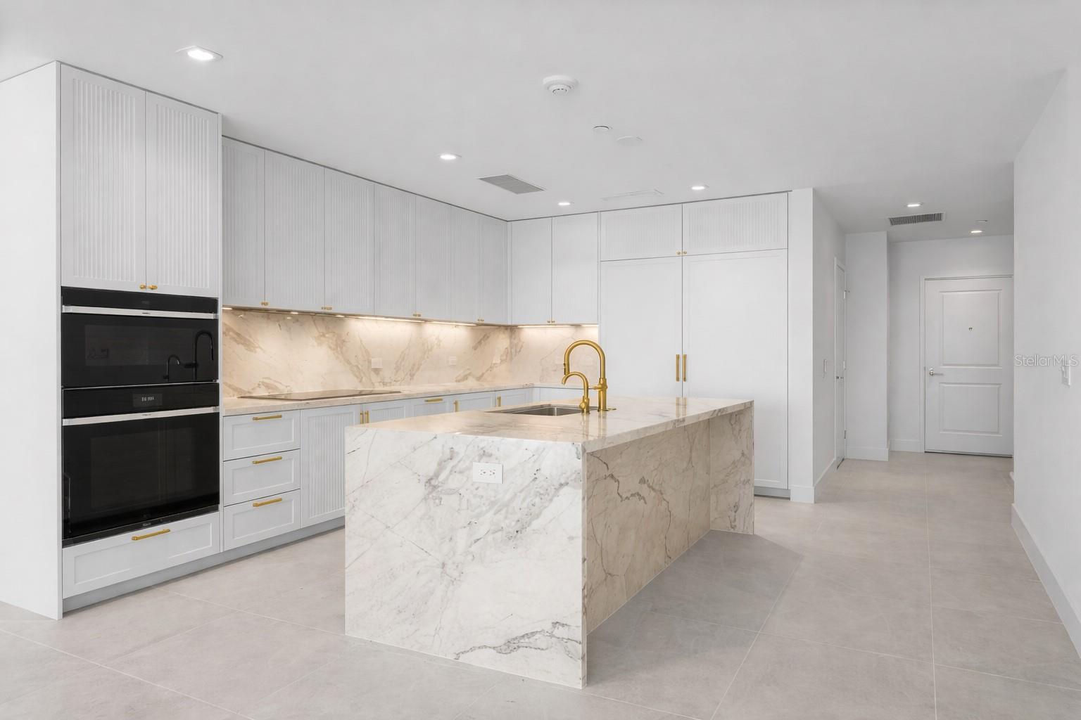 Image 8 of 56 For 3015 Ysabella Avenue 1003