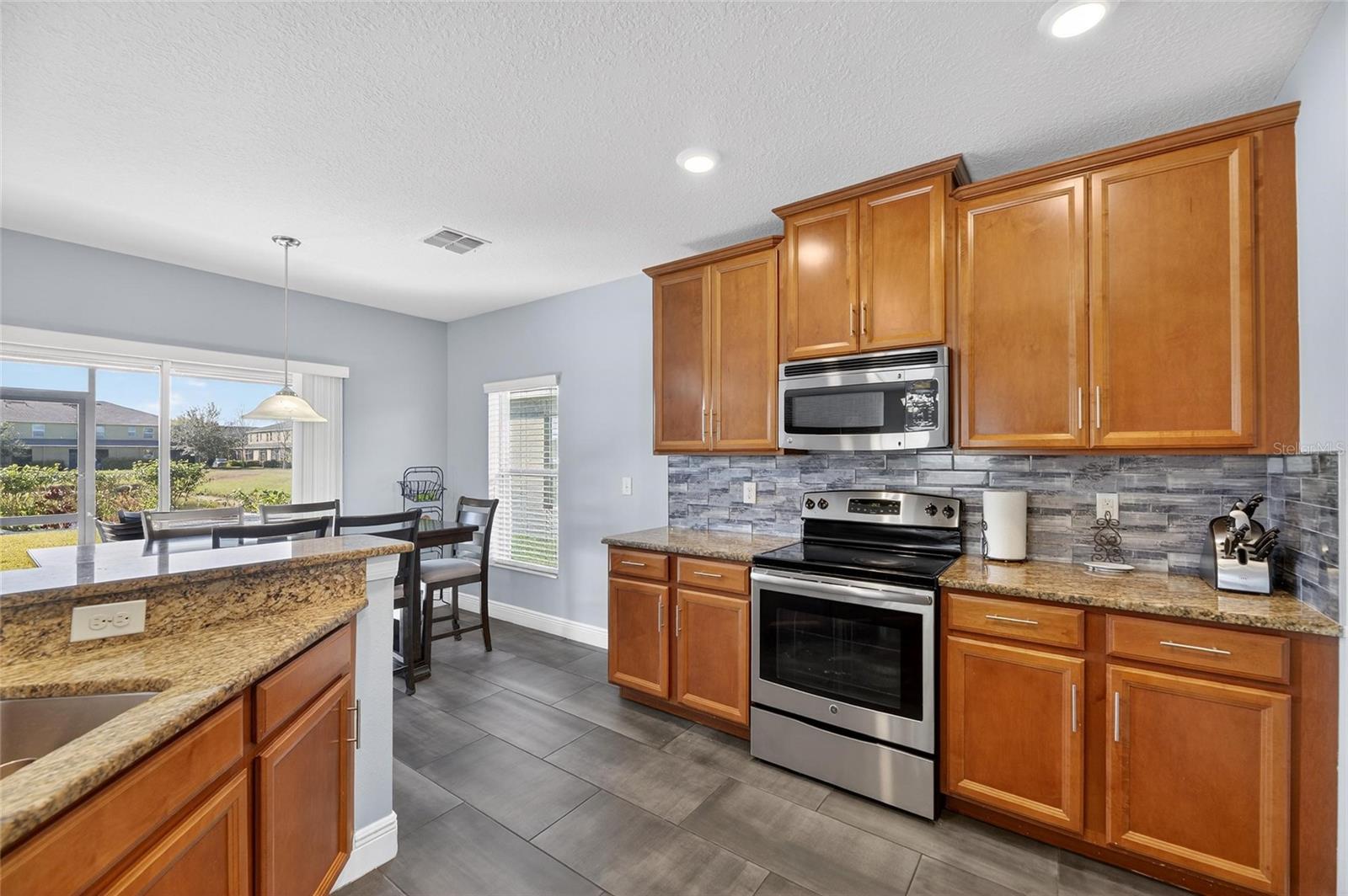 Image 16 of 69 For 1504 Trailwater Street