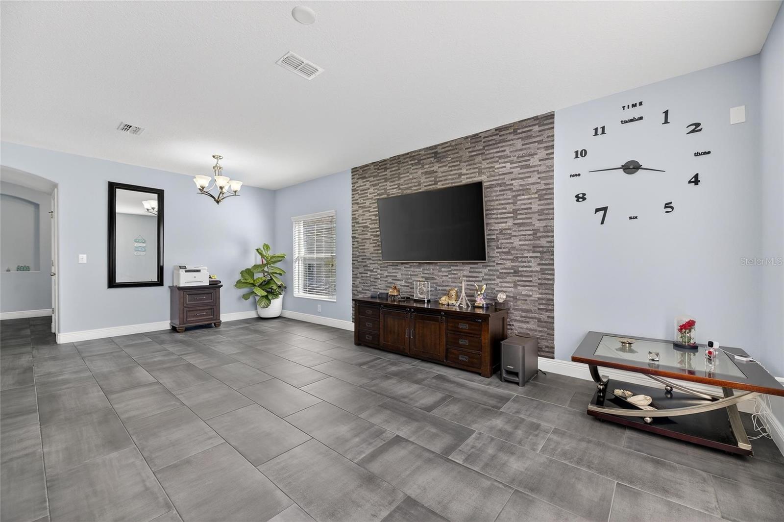 Image 7 of 69 For 1504 Trailwater Street