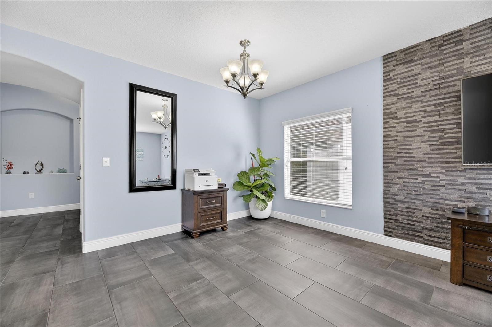 Image 8 of 69 For 1504 Trailwater Street