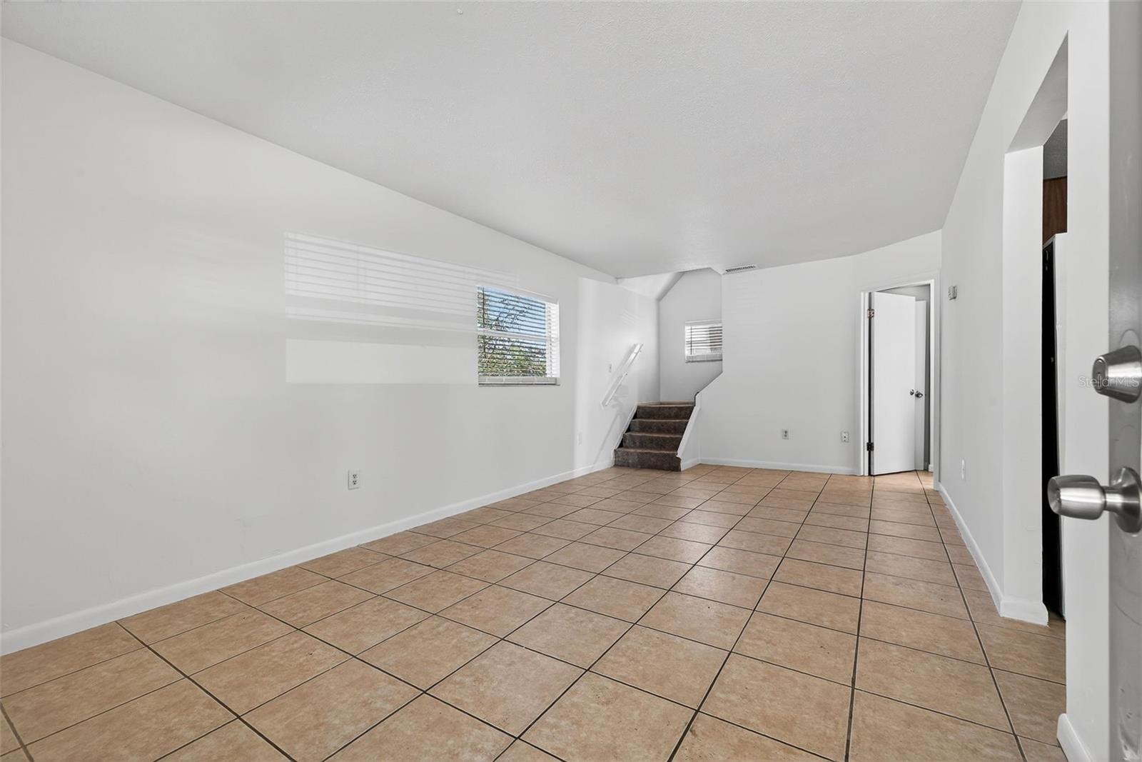 Listing photo id 2 for 902 Two Houses Lane