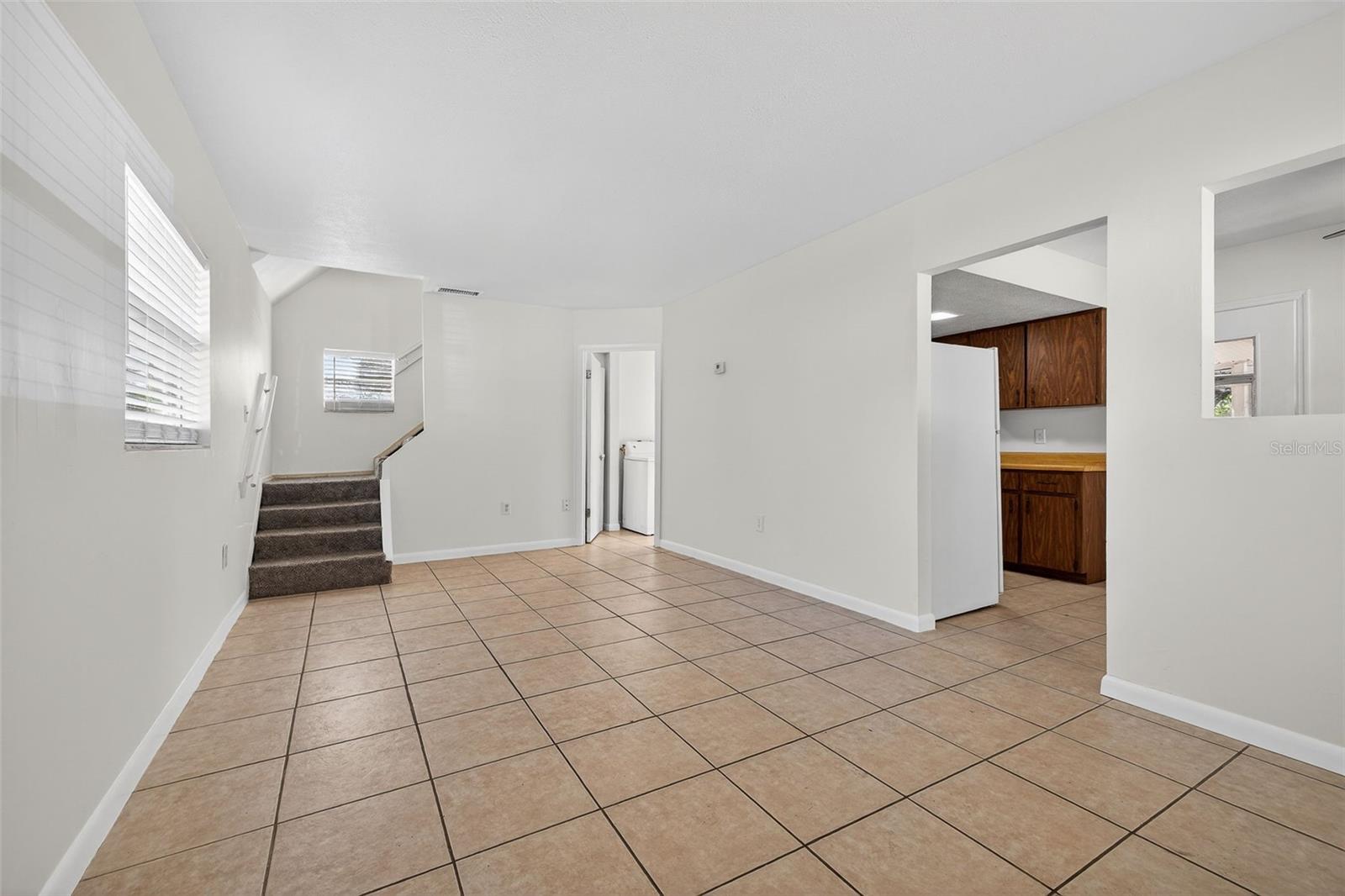 Listing photo id 4 for 902 Two Houses Lane