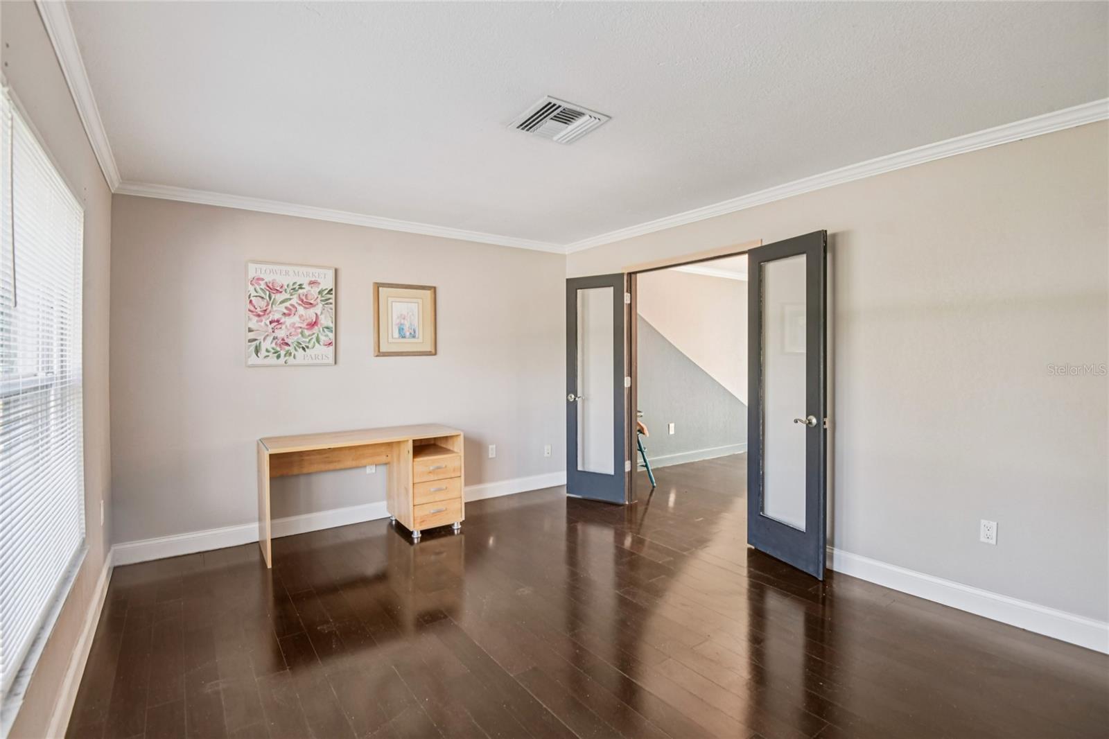 Listing photo id 17 for 804 Robin Avenue