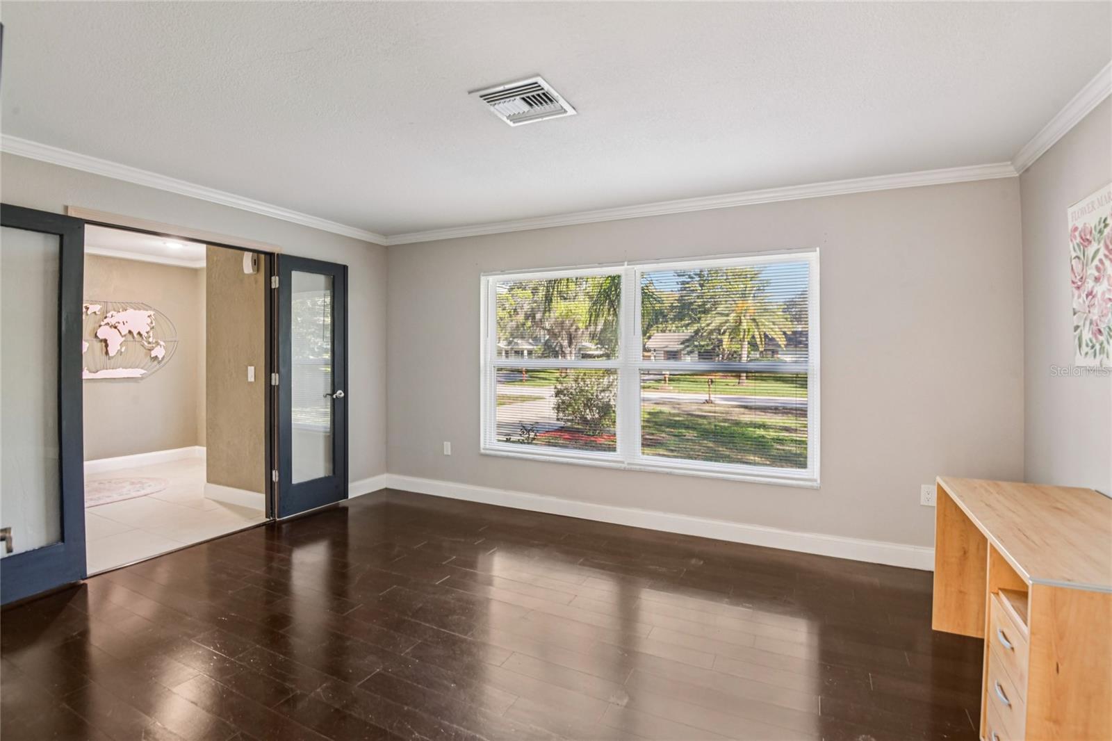 Listing photo id 18 for 804 Robin Avenue