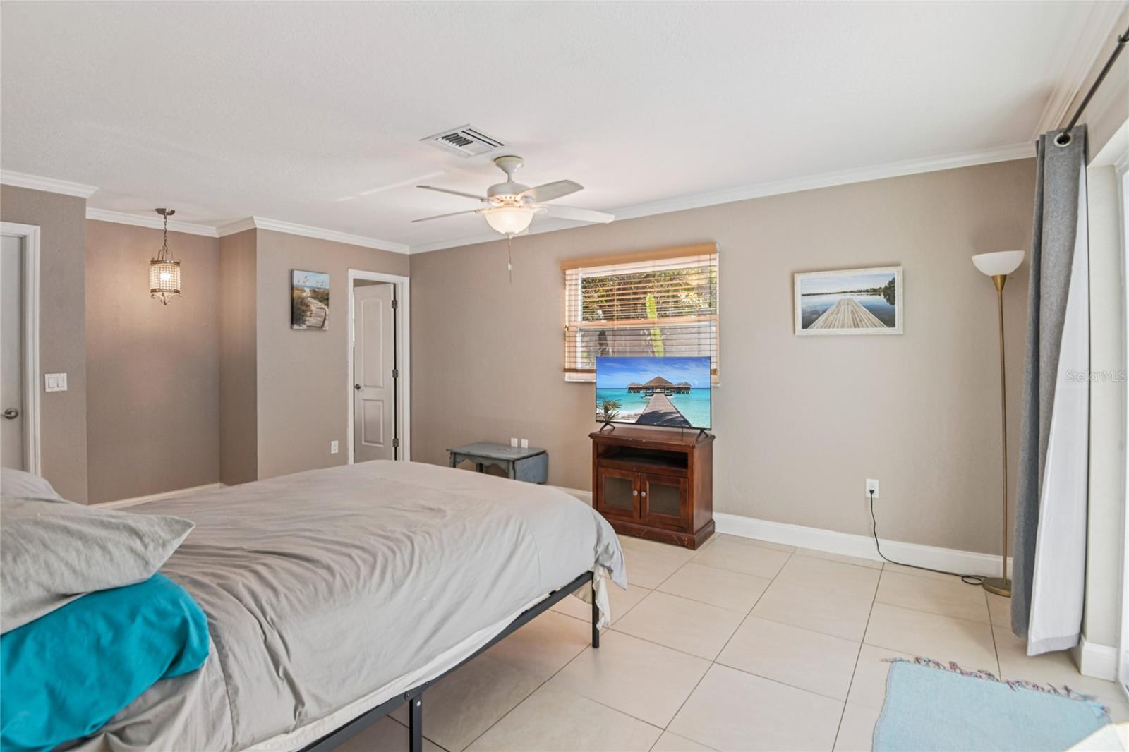 Listing photo id 20 for 804 Robin Avenue