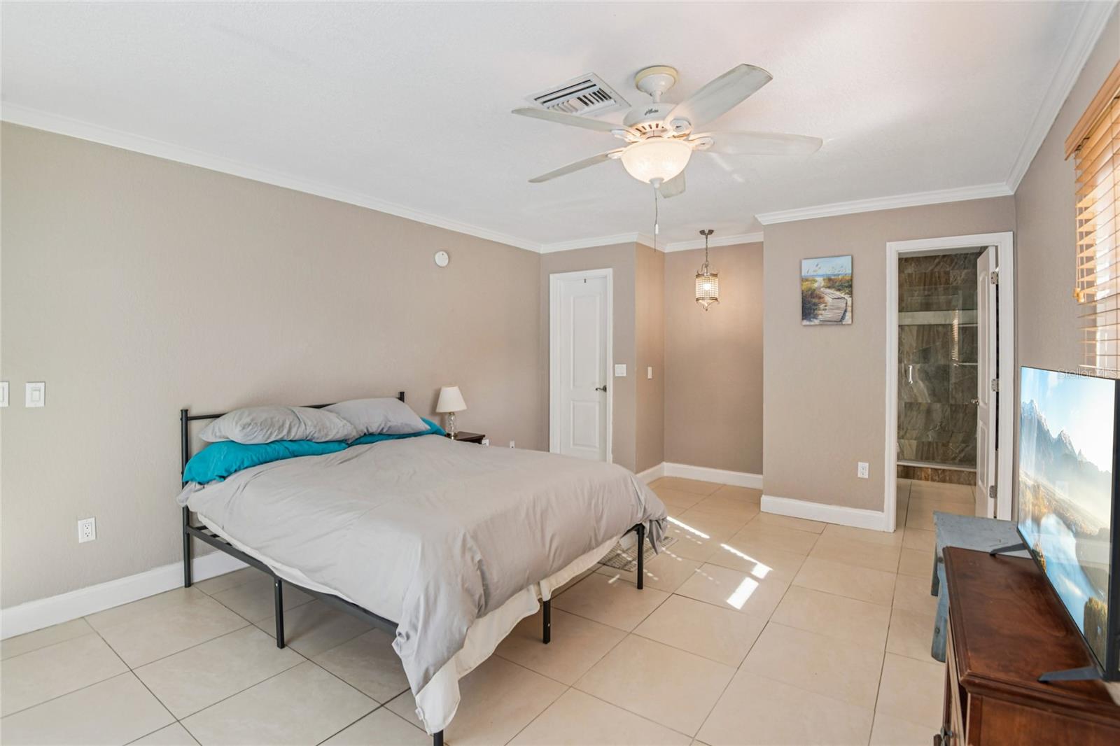 Listing photo id 21 for 804 Robin Avenue