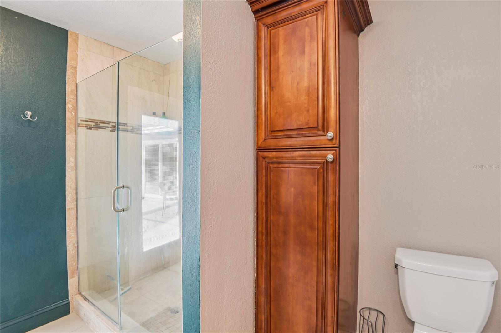 Listing photo id 26 for 804 Robin Avenue