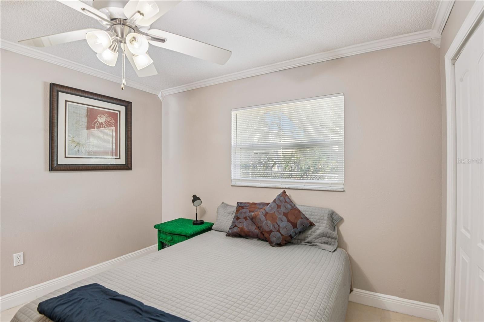 Listing photo id 28 for 804 Robin Avenue