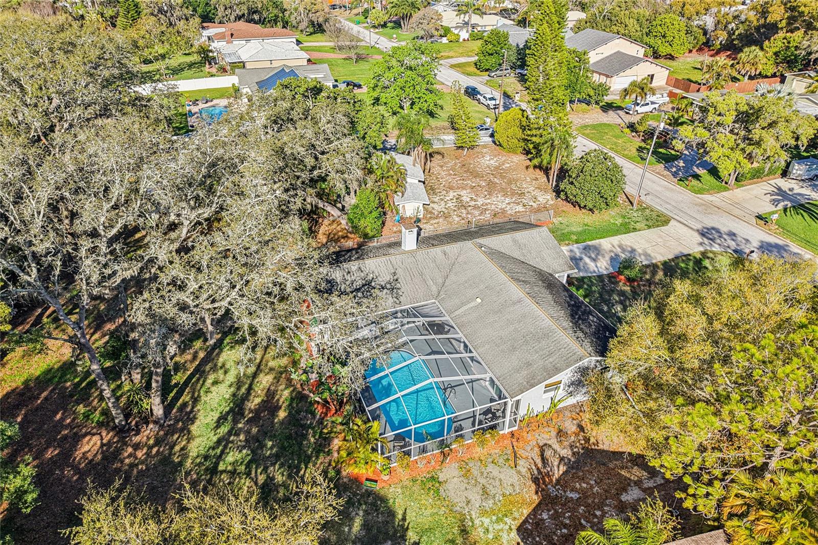 Listing photo id 45 for 804 Robin Avenue