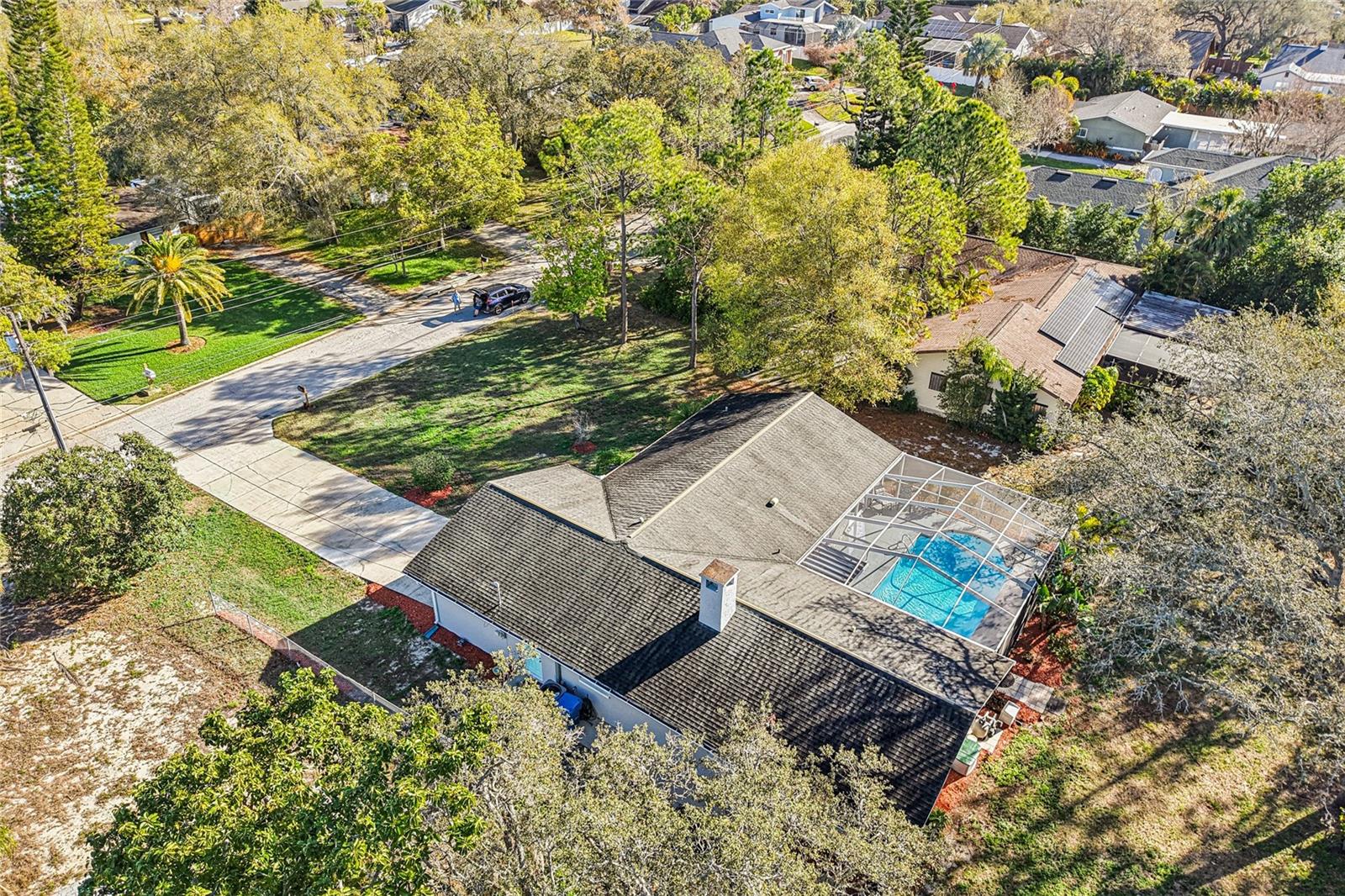 Listing photo id 46 for 804 Robin Avenue