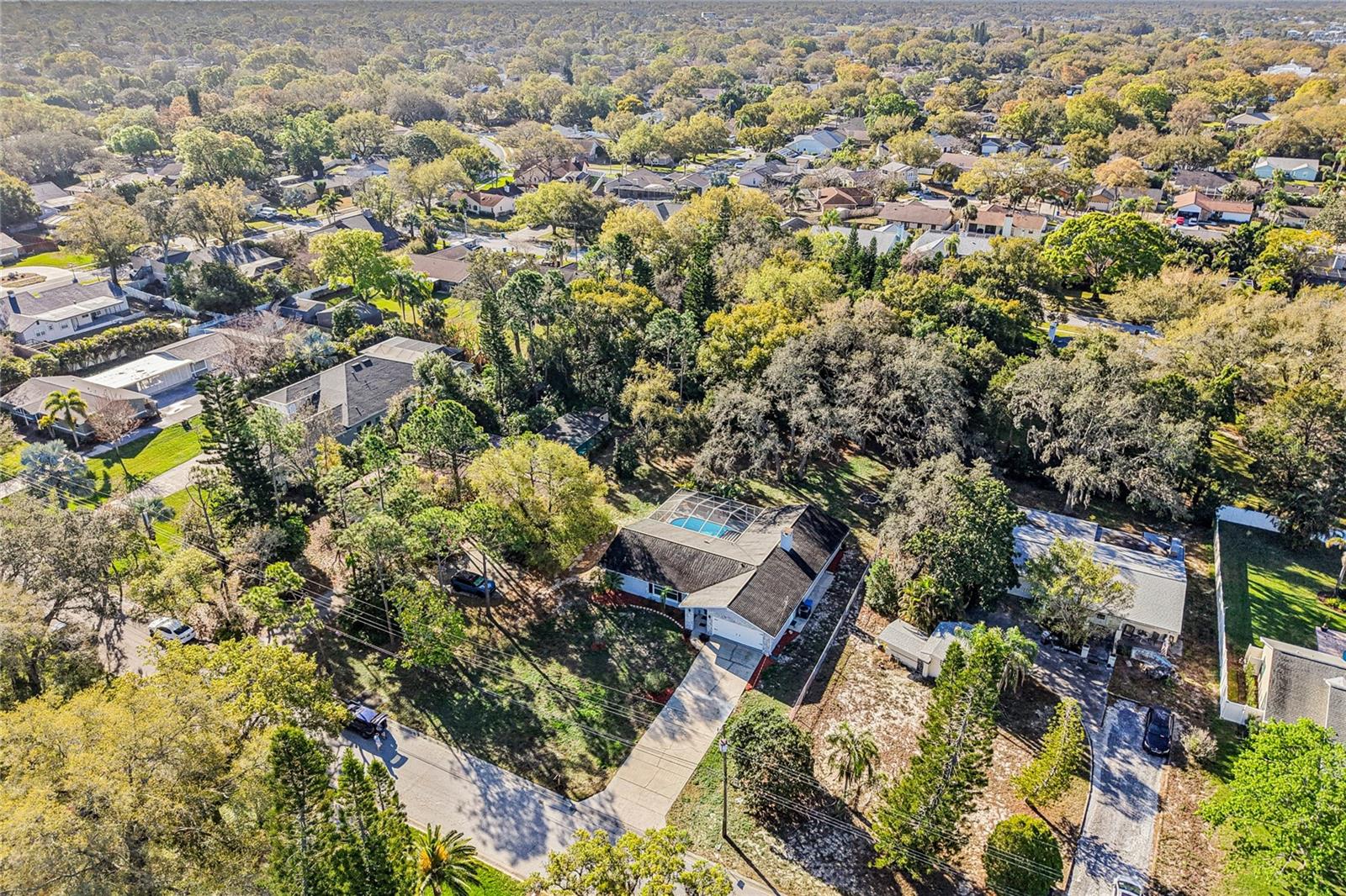 Listing photo id 47 for 804 Robin Avenue