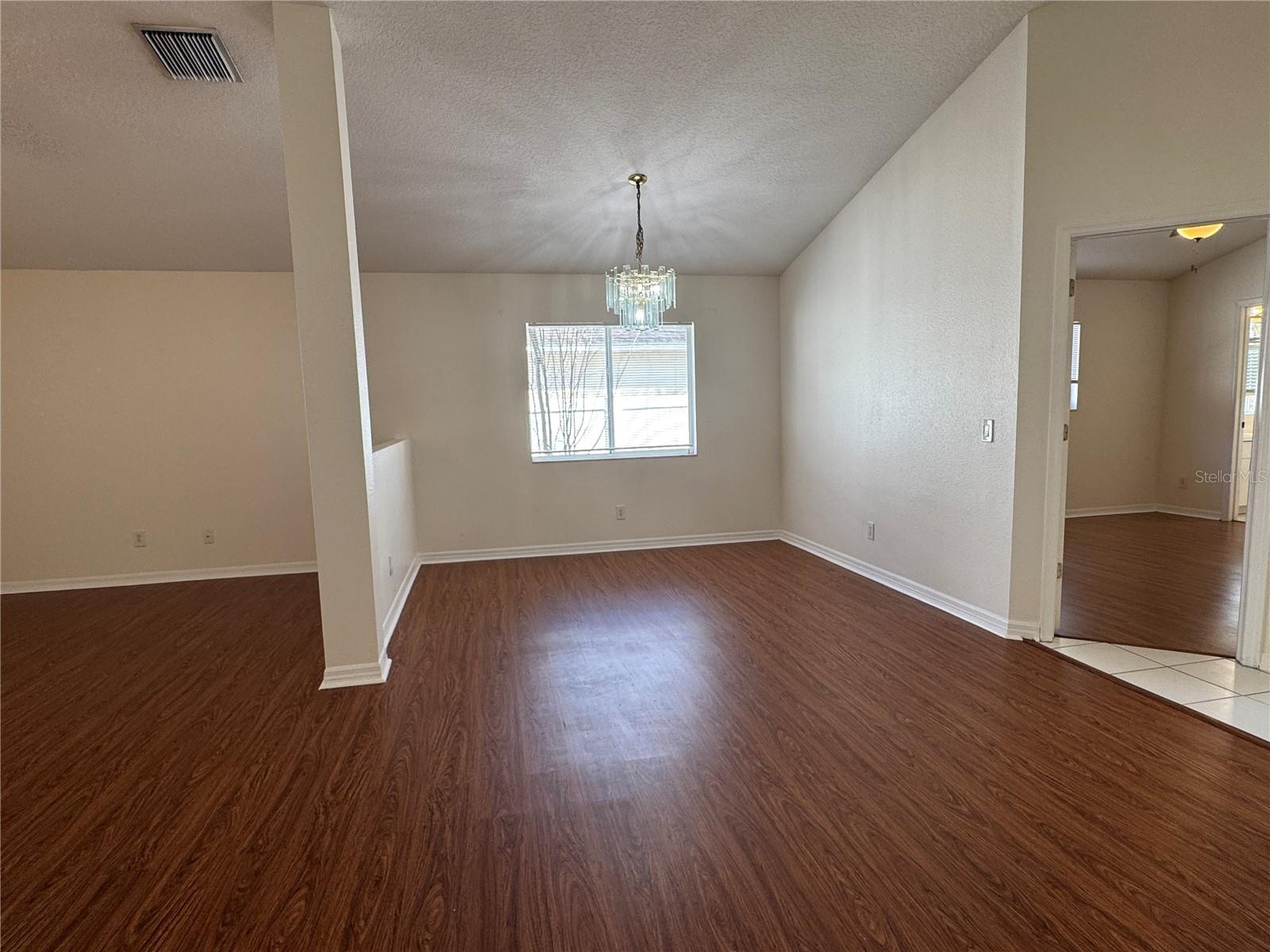 Image 14 of 35 For 210 Chardonnay Place