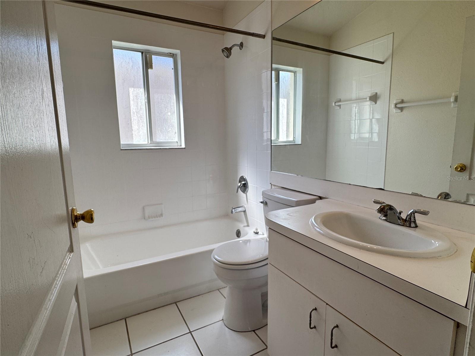 Image 28 of 35 For 210 Chardonnay Place