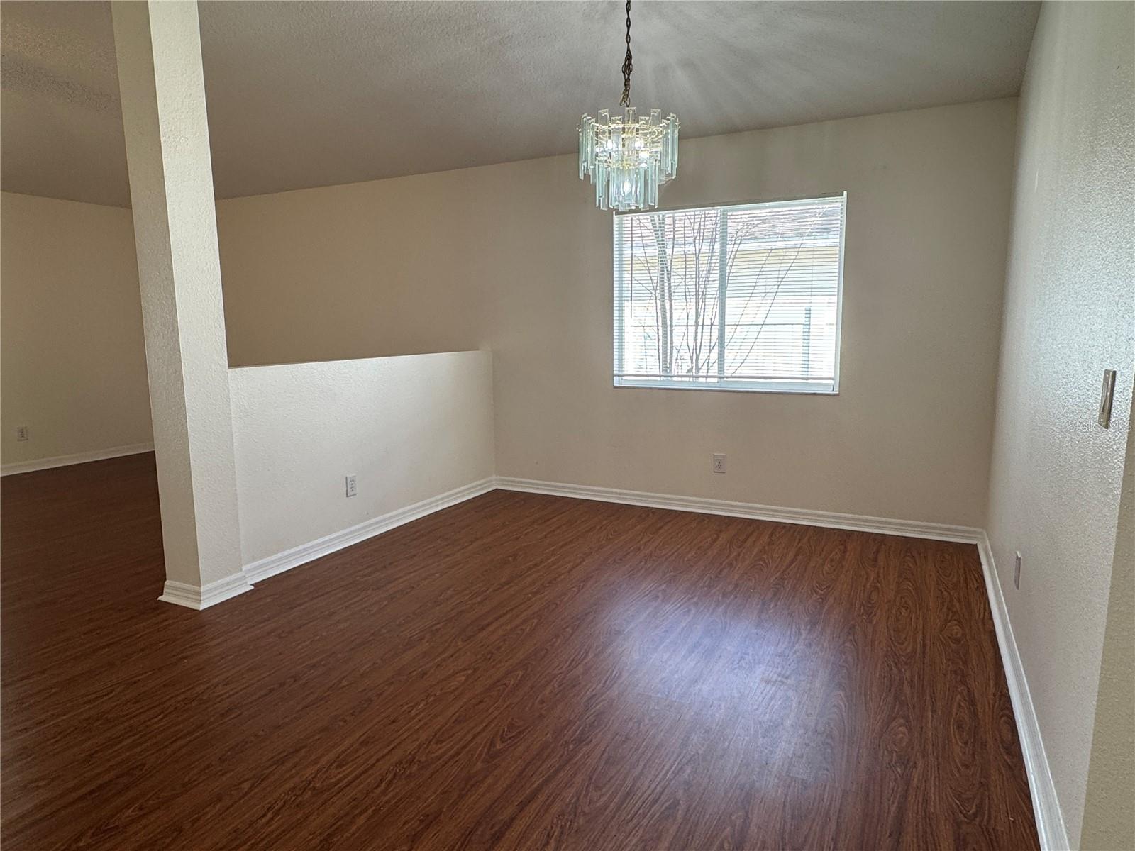 Image 5 of 35 For 210 Chardonnay Place