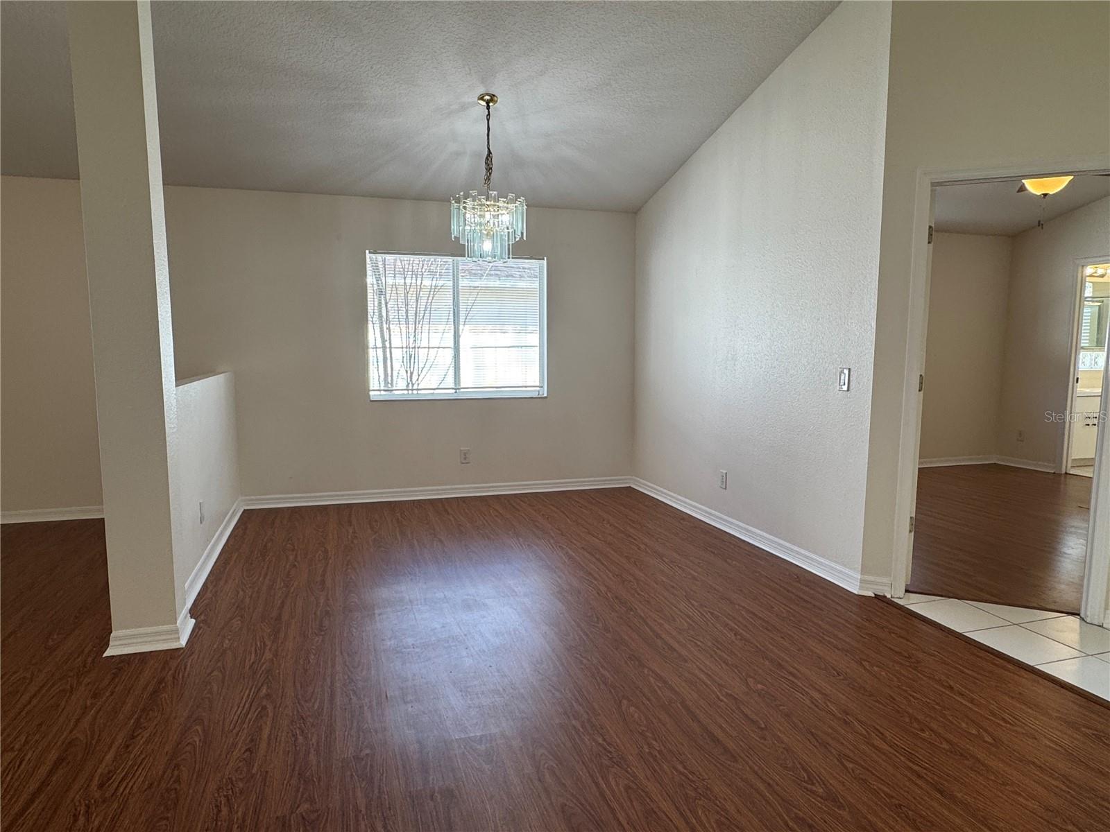 Image 6 of 35 For 210 Chardonnay Place