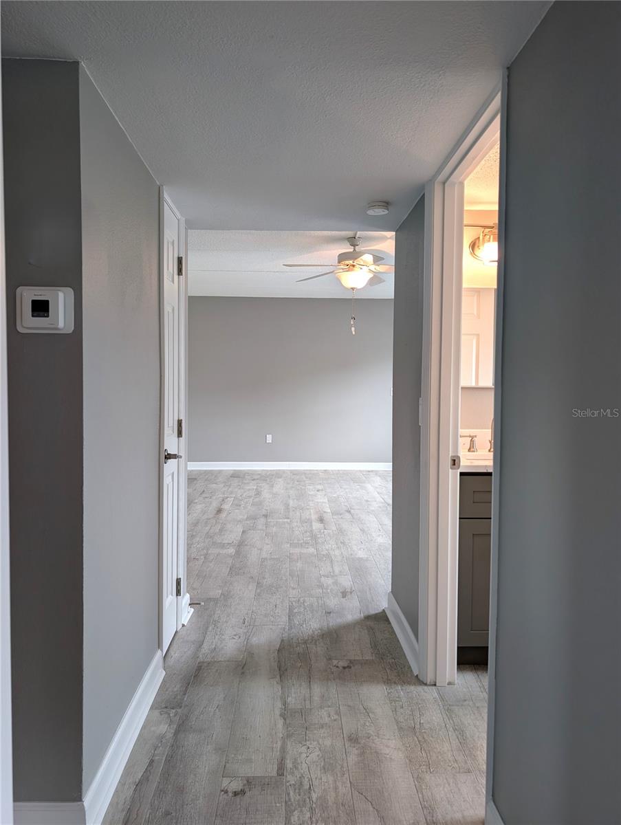 Image 22 of 42 For 6990 Place De La Paix  1a