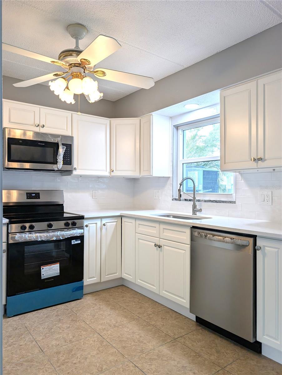 Image 31 of 42 For 6990 Place De La Paix  1a