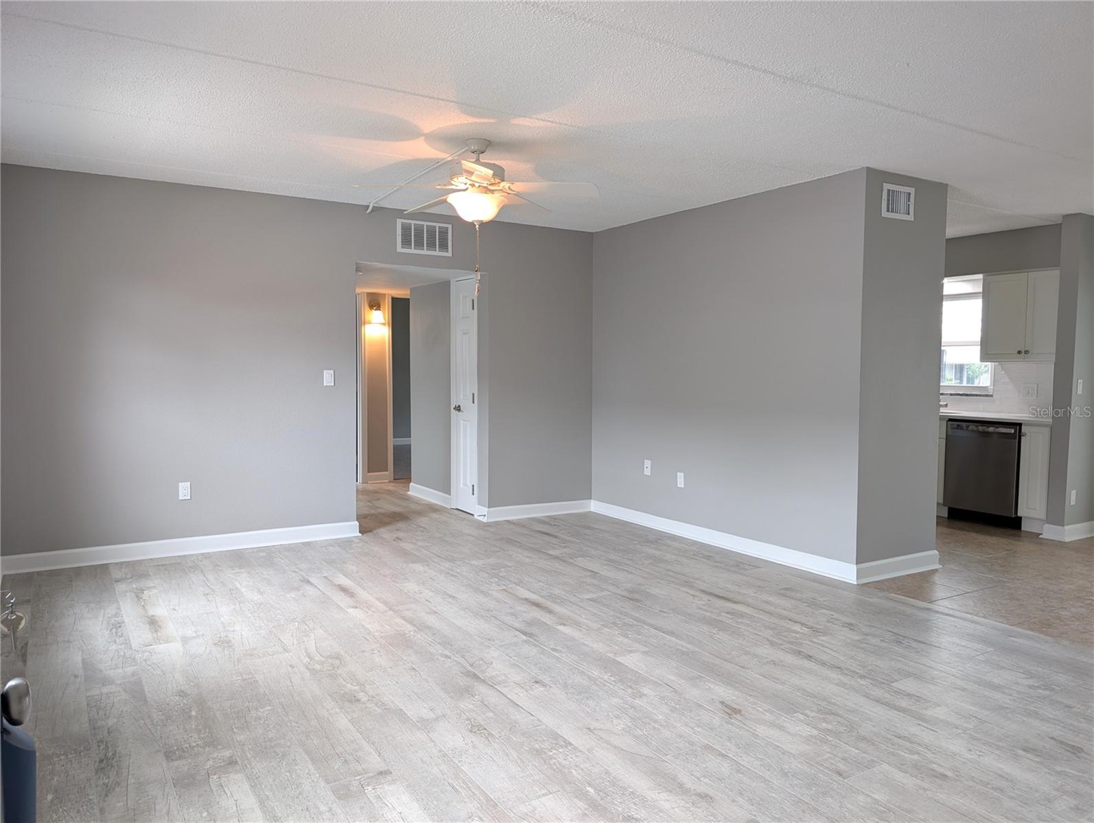 Image 5 of 42 For 6990 Place De La Paix  1a