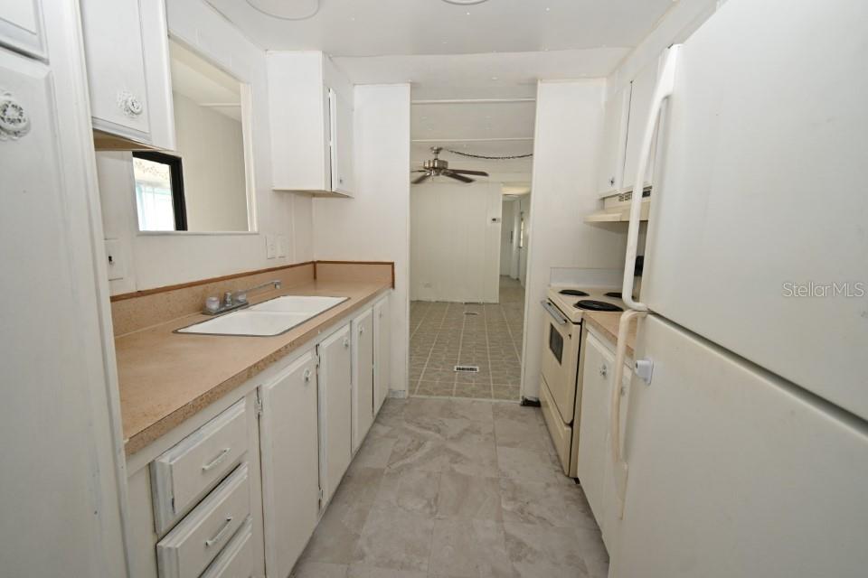 Image 12 of 24 For 34904 Fraser Street