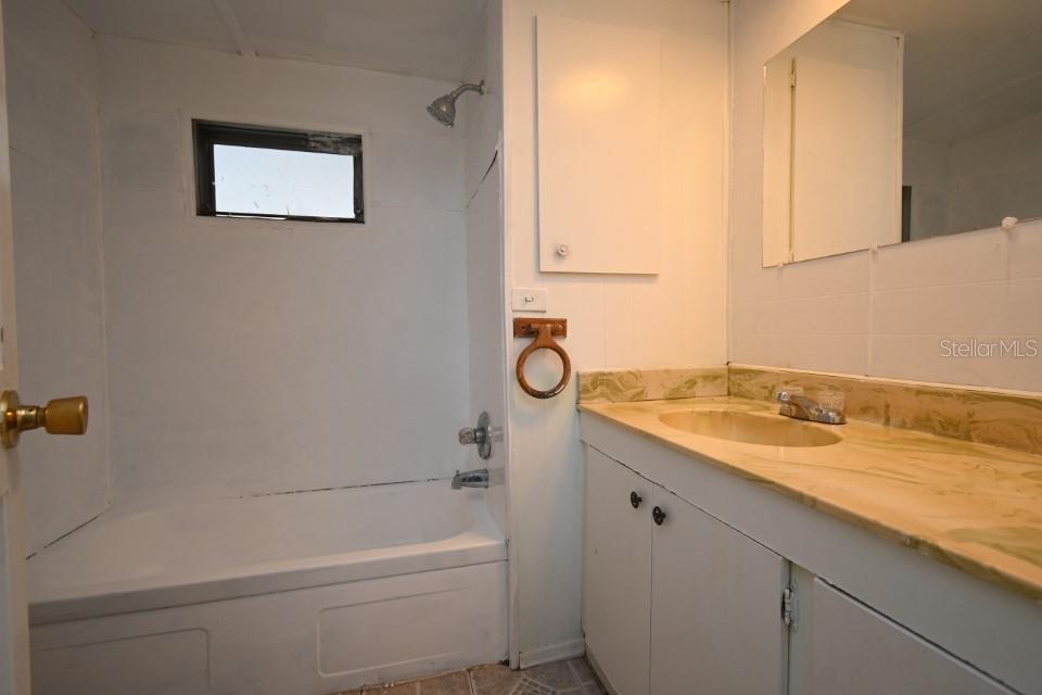 Image 17 of 24 For 34904 Fraser Street