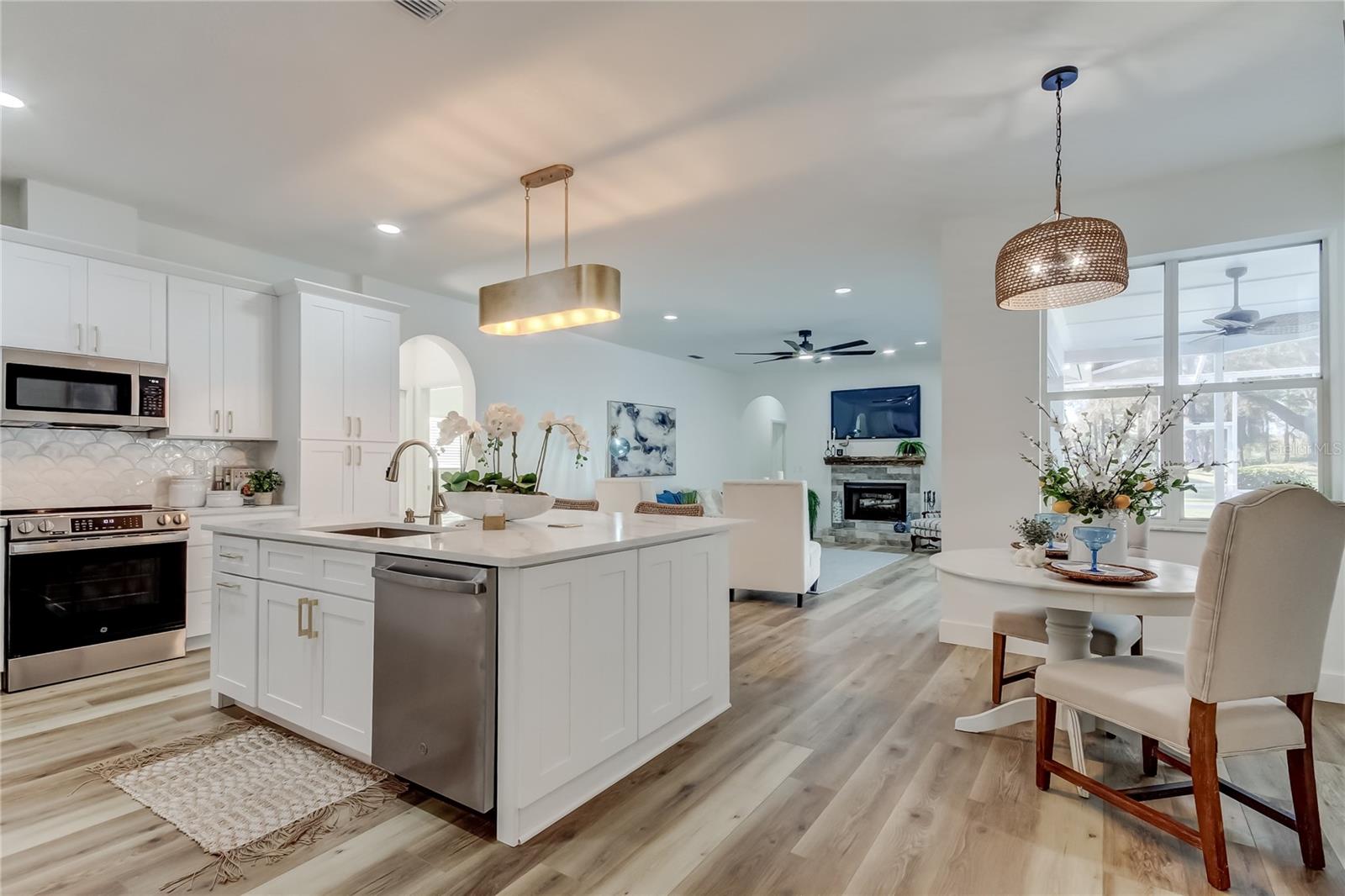 Image 16 of 60 For 11230 Bloomington Drive