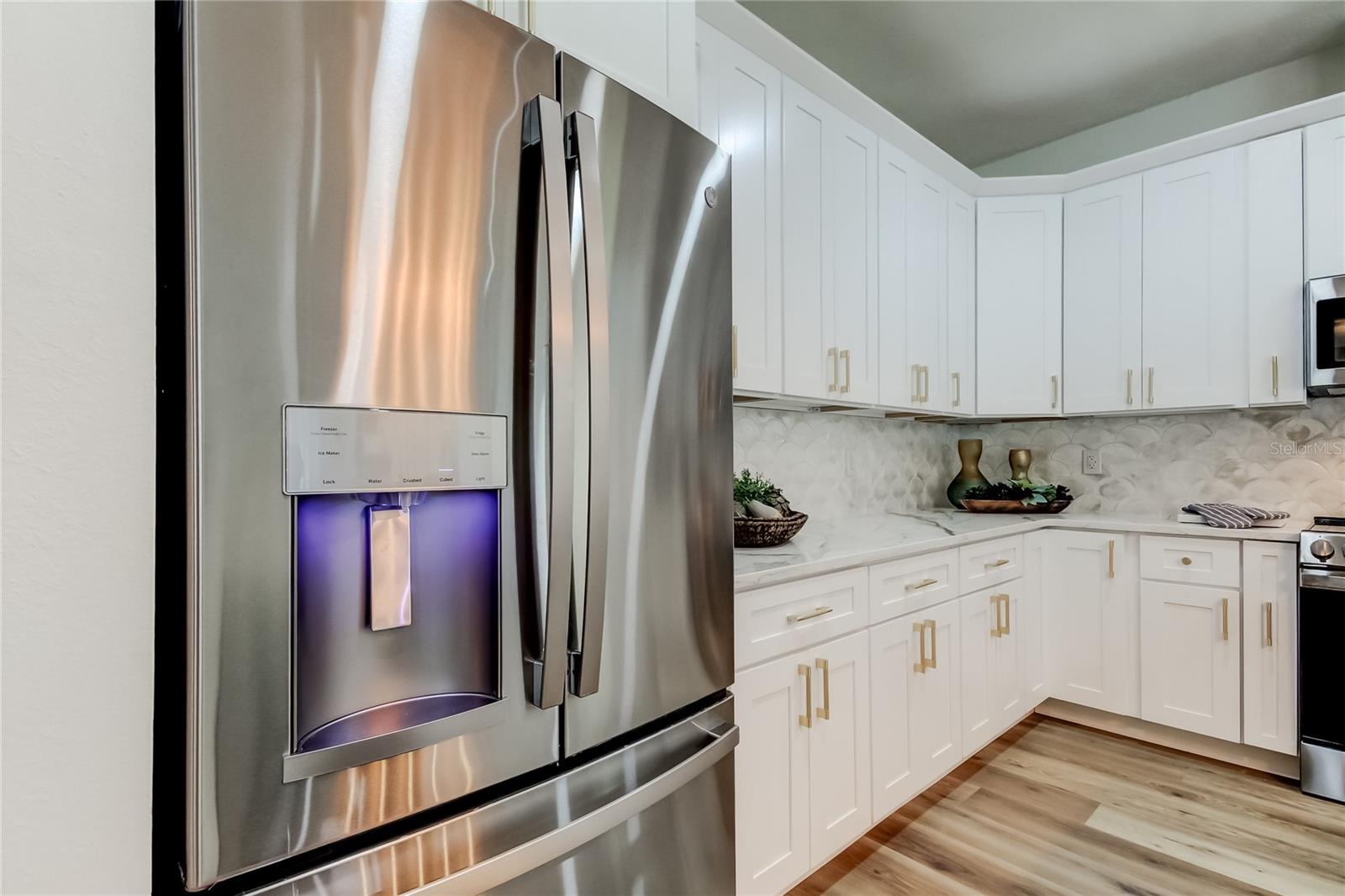 Image 18 of 60 For 11230 Bloomington Drive