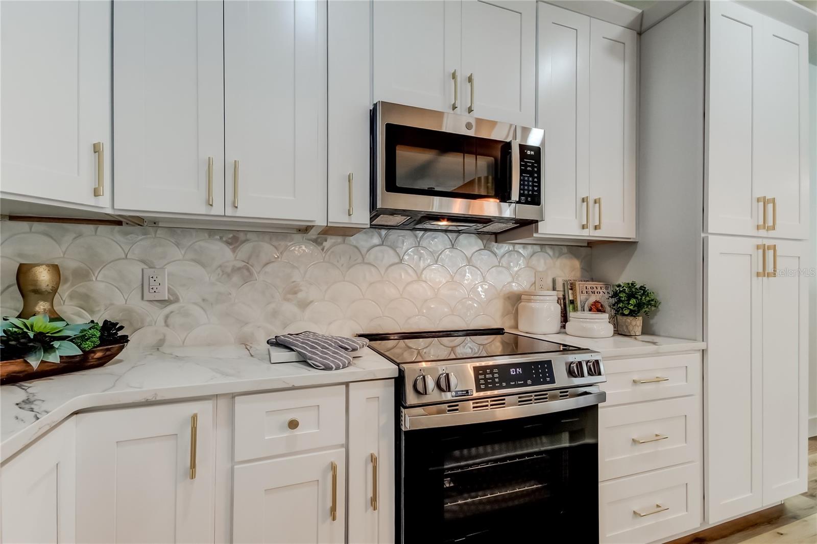 Image 21 of 60 For 11230 Bloomington Drive