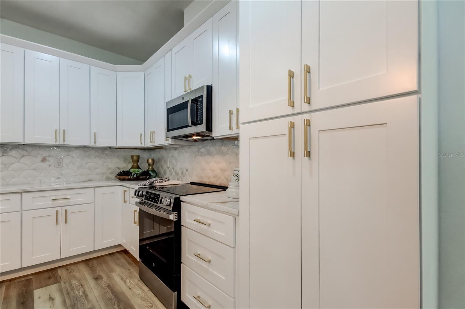 Image 24 of 60 For 11230 Bloomington Drive