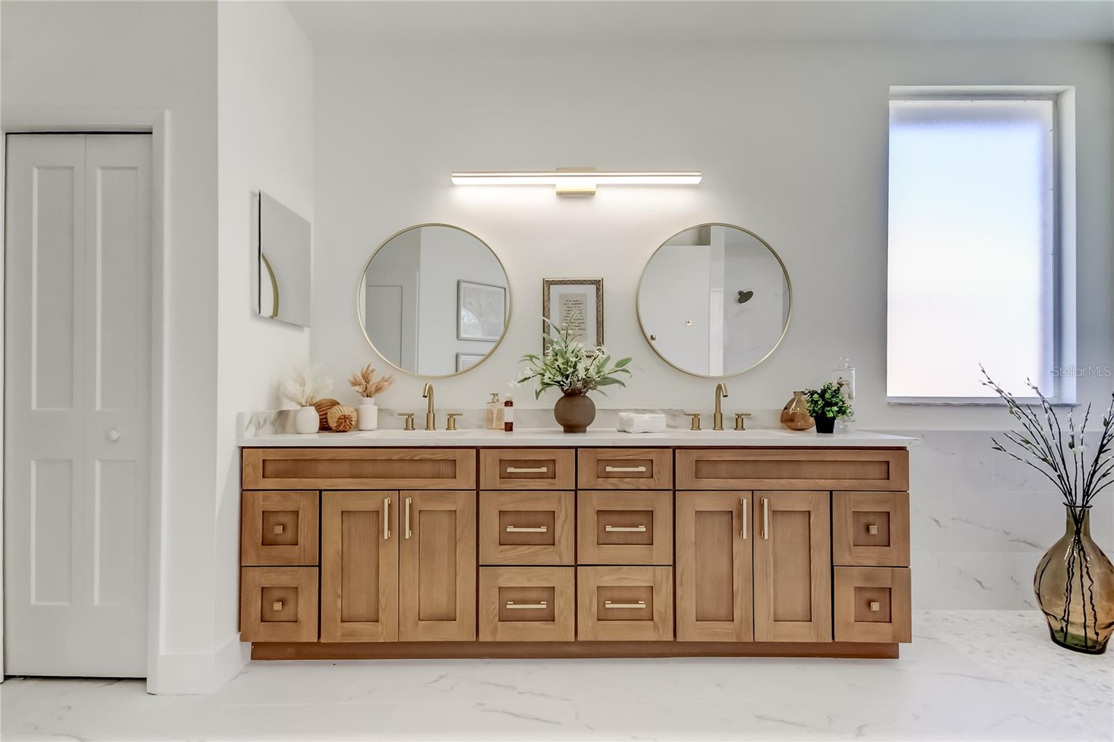 Image 38 of 60 For 11230 Bloomington Drive