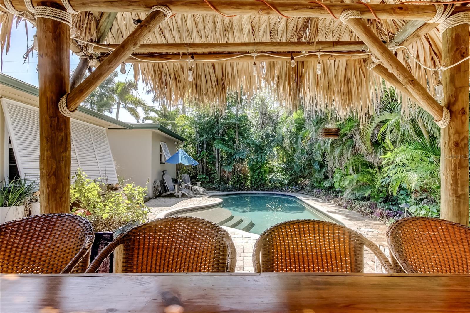 Listing photo id 9 for 218 Appian Way Ne