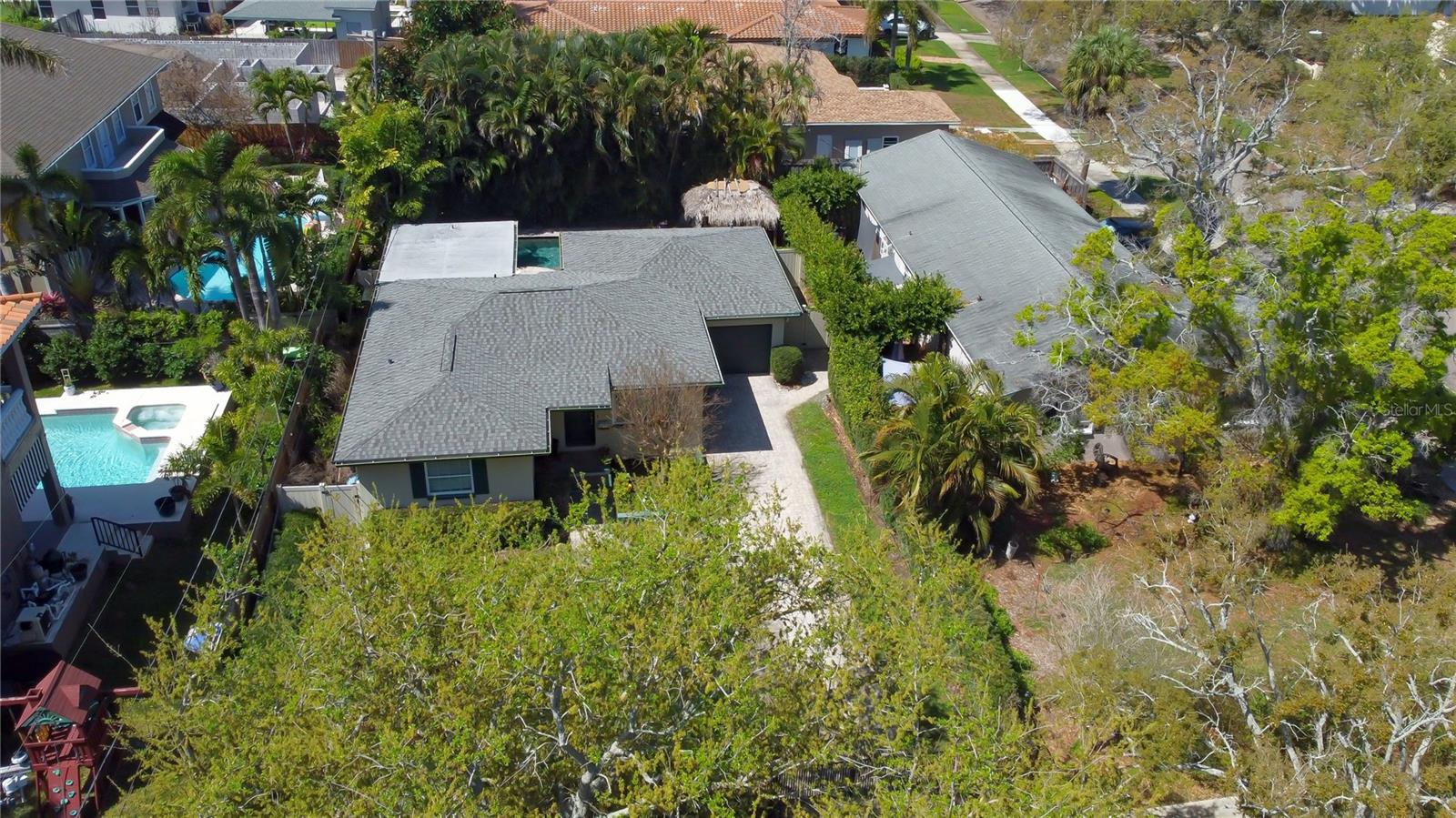 Listing photo id 7 for 218 Appian Way Ne