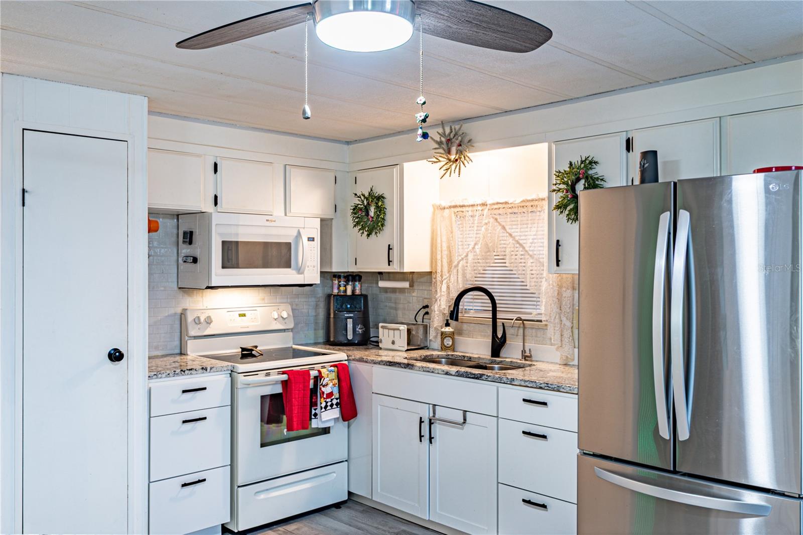 Image 26 of 52 For 39437 Elgin Drive