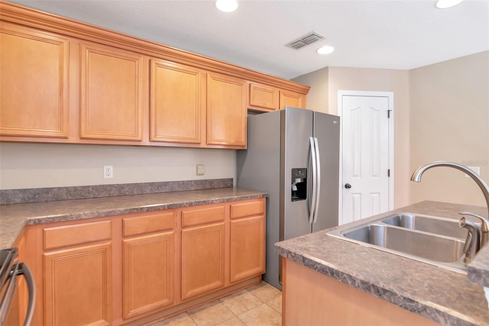 Listing photo id 15 for 6952 Marble Fawn Place