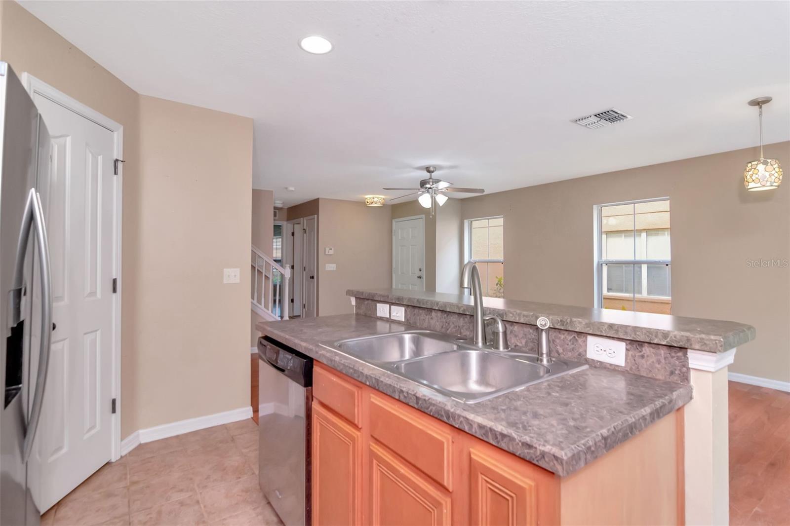 Listing photo id 16 for 6952 Marble Fawn Place