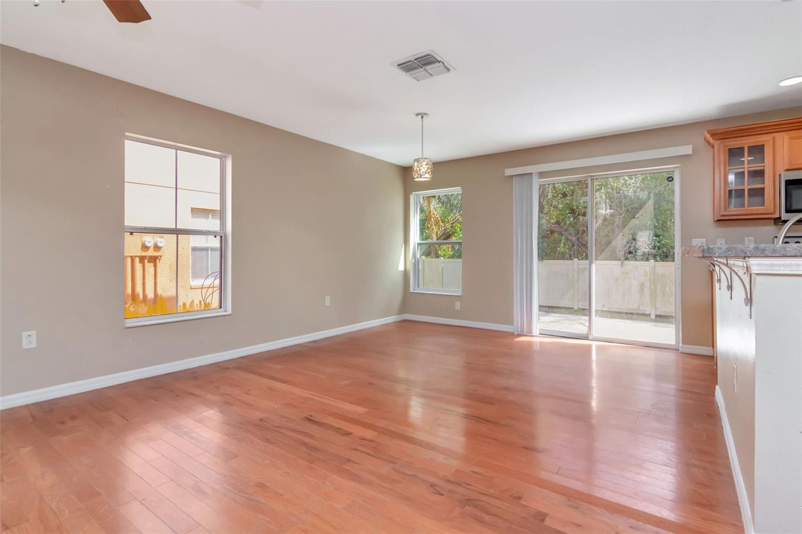 Listing photo id 7 for 6952 Marble Fawn Place