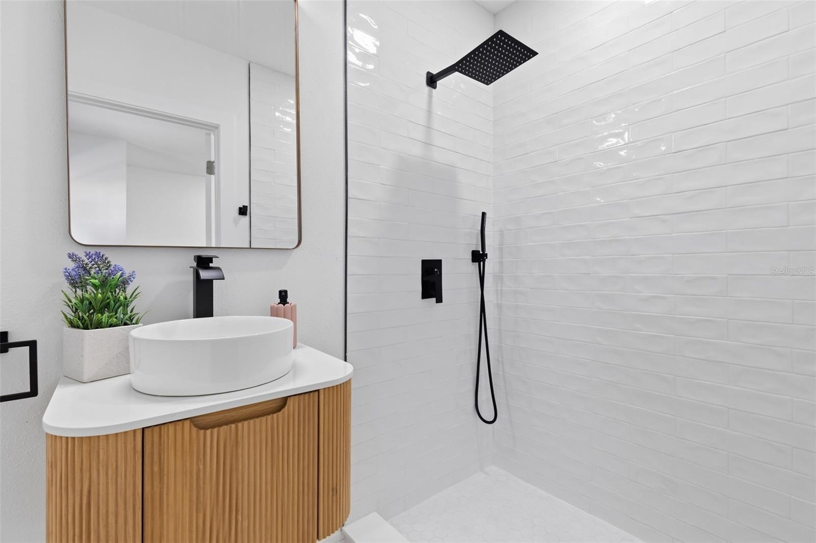 Image 32 of 34 For 2116 Sewaha Street