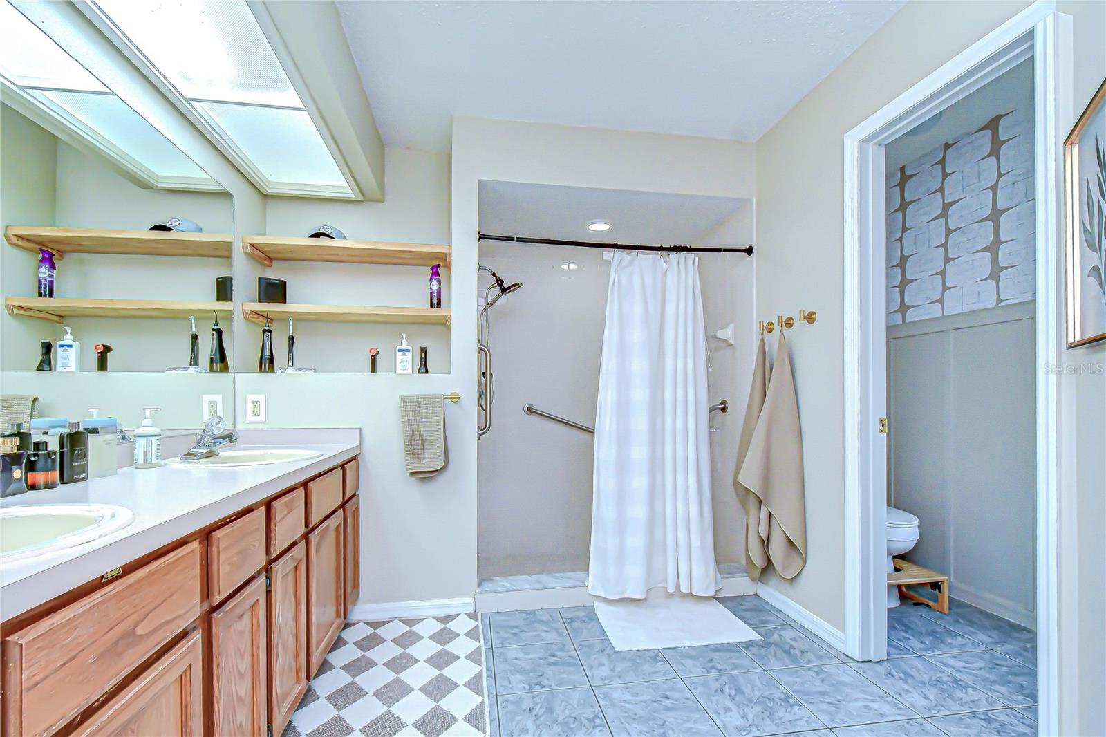 Image 57 of 84 For 5708 Erhardt Drive