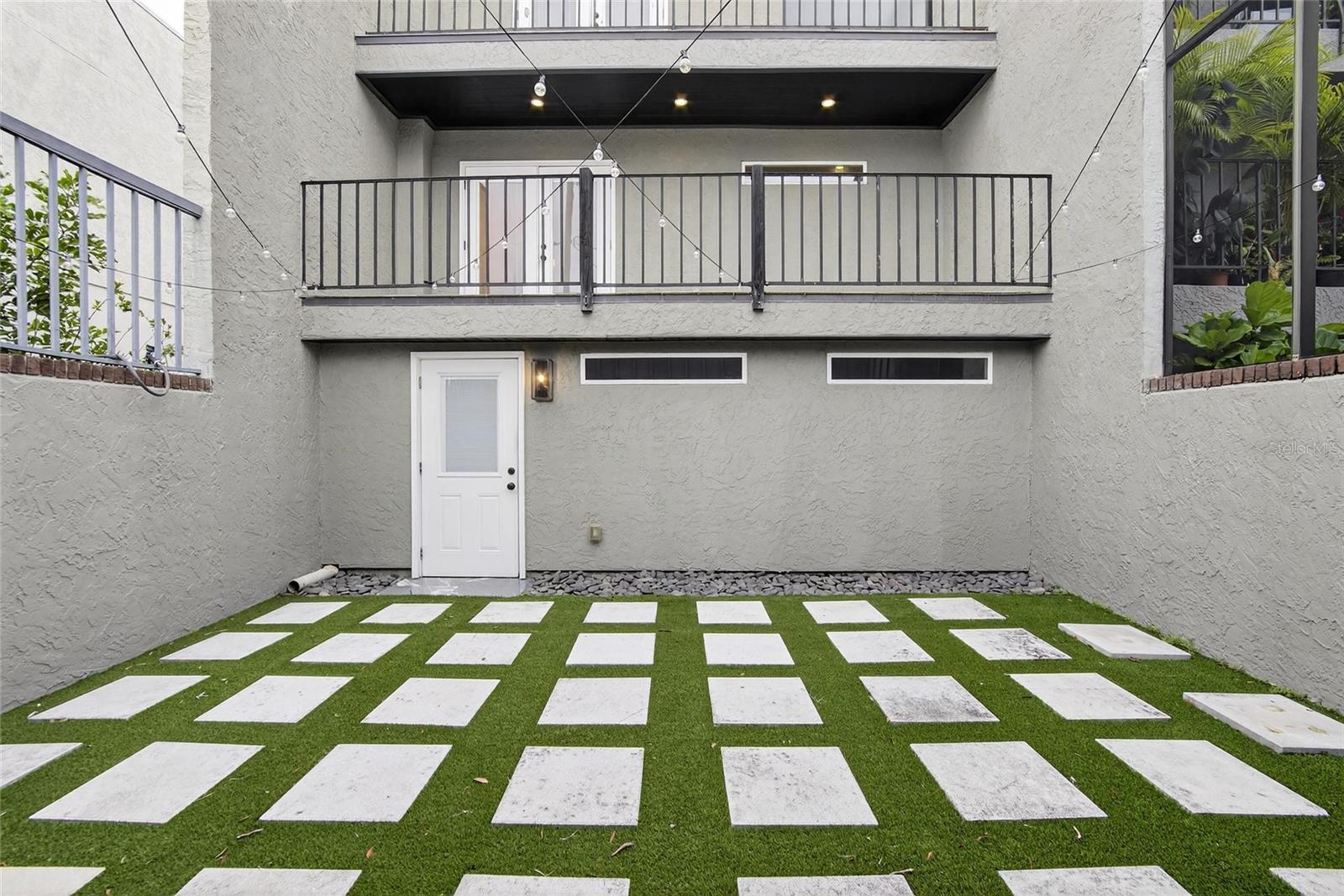 Image 12 of 43 For 162 Davis Boulevard